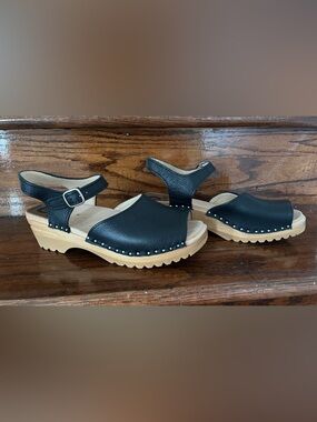 Troentorp Swedish leather clogs like new 8.5